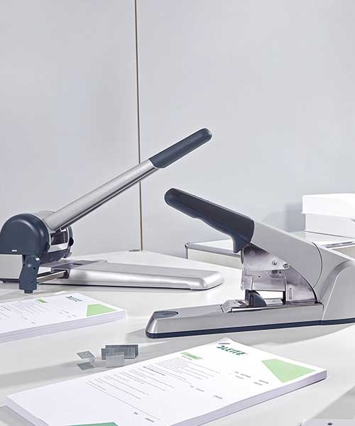 Leitz Delgeç 250 Sayfa Kapasiteli Gri 51820084