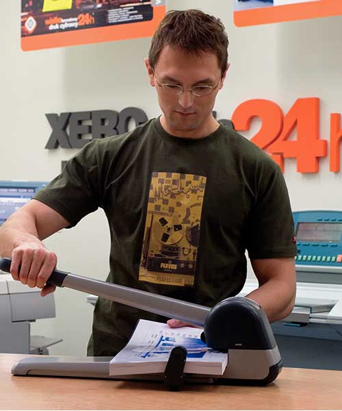 Leitz Delgeç 250 Sayfa Kapasiteli Gri 51820084